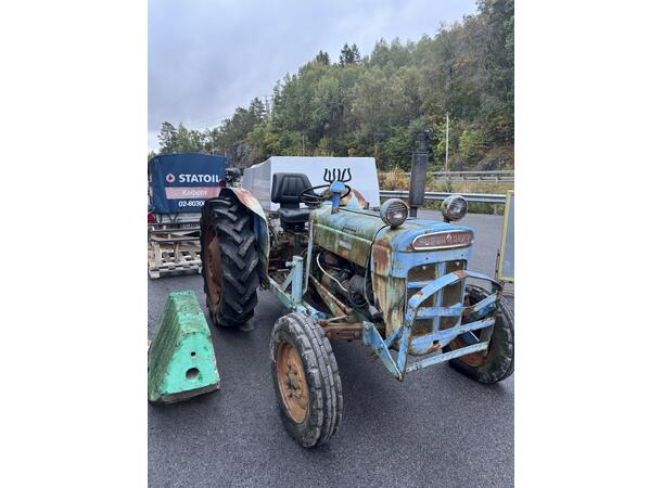 Ford Dexta Super 