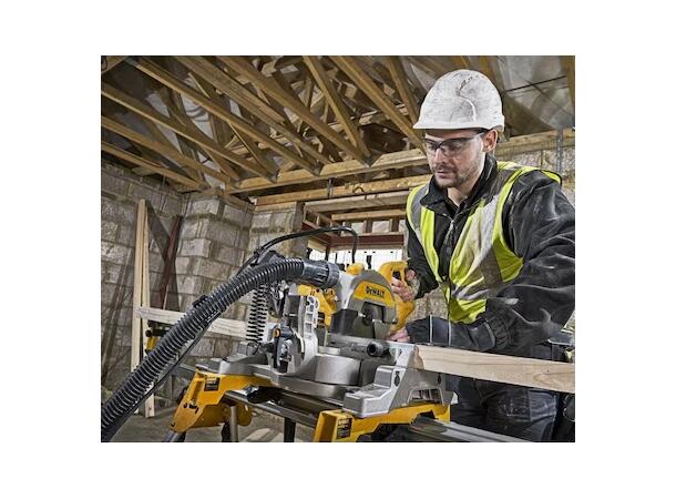 DeWalt Kapp- Og Gjærsag DWS777 216mm 1800 Watt 