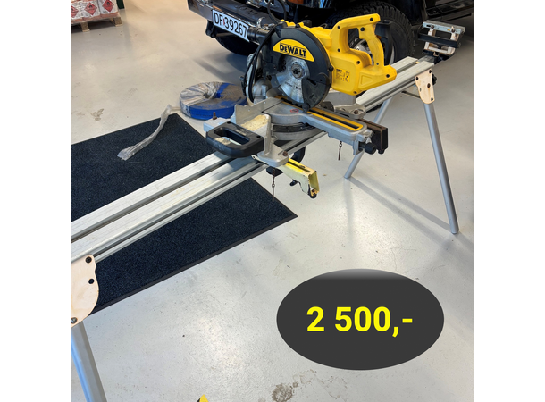 Dewalt DWS 774 QS Med Sagbord 